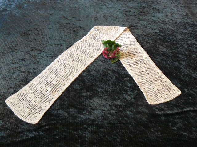 LONG VINTAGE HAND CROCHETED TABLE RUNNER COTTON CREAM  120 CM LONG