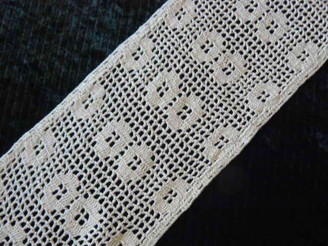 LONG VINTAGE HAND CROCHETED TABLE RUNNER COTTON CREAM  120 CM LONG