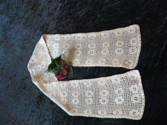 LONG VINTAGE HAND CROCHETED TABLE RUNNER COTTON CREAM  120 CM LONG