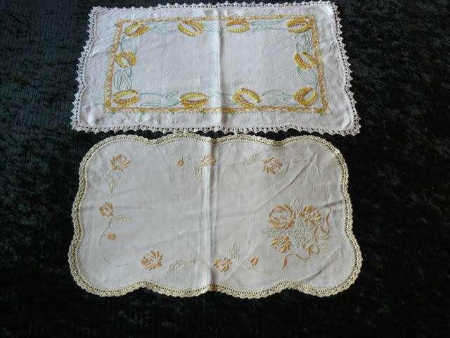 VINTAGE COTTON EMBROYDED TRAY CLTHS X2