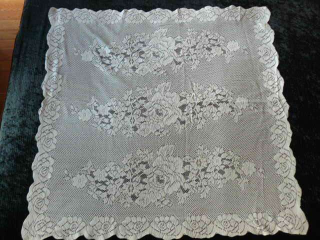 TABLE CLOTH POLYESTER 93 CM X 93 CM