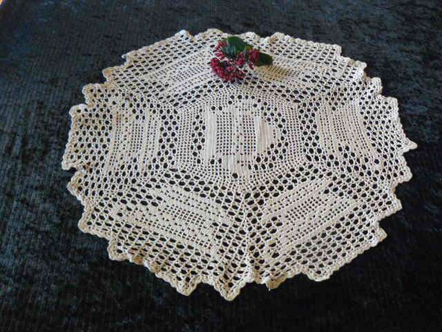 TABLE CLOTH 50 CM DIAMETER HAND CROCHETED COTTON CREAM