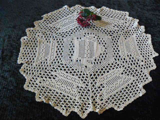 TABLE CLOTH 50 CM DIAMETER HAND CROCHETED COTTON CREAM
