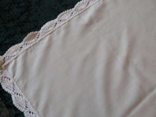 TABLE CLOTH VINTAGE EMBROIDERED WITH HAND CROCHETER BORDER LOVEY