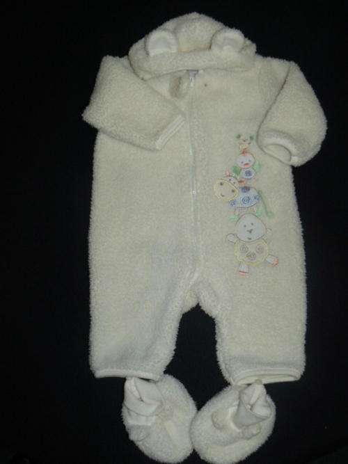 THIS WOOLIES 1 PIECE WITH BOOTIES 3-6M IS A MUST HAVE 4 THIS WINTER. SOFT,SOFT,SOFT!!!!!!!!!