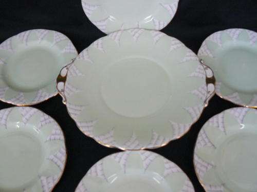 CAKE PLATE AND 6 SIDE PLATES