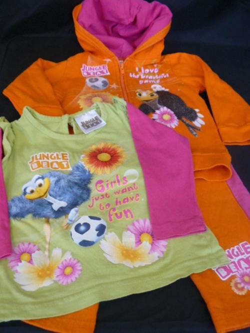 TRACK SUIT AND TOP 12-18 M