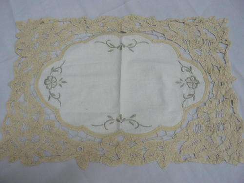 LOVELY IRISH LINEN TRAY CLOTH