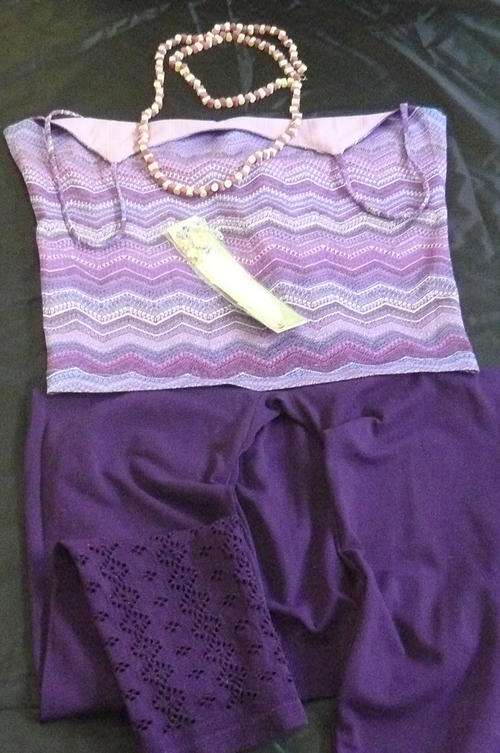 TOP, LEGGINGS, NECKLACE AND BRACELET S - M