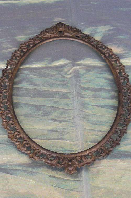 VINTAGE FRAMEFROM ITALY 30 CM LONG