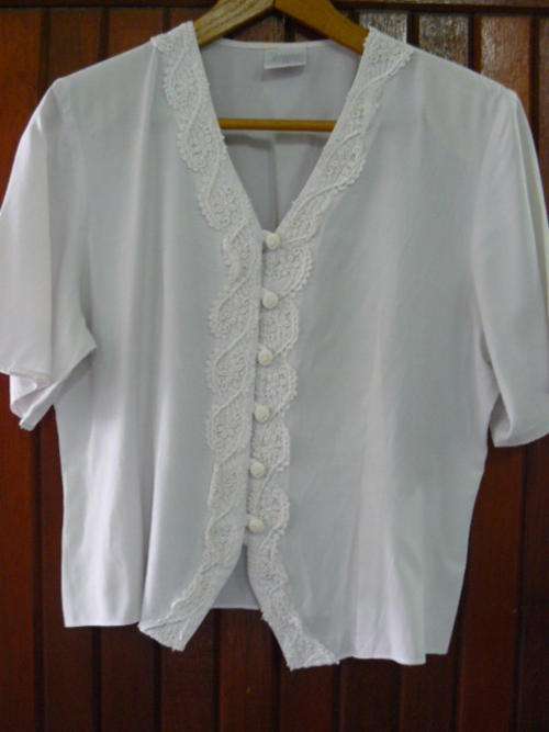 VINTAGE LIKE BLOUSE COTTON VERY PRETTY DETAIL
