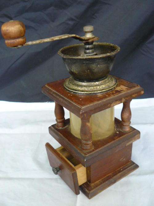 COFFEE OR PEPPER GRINDER