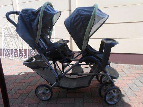 GRACO DUAL GLIDER 2-SEATER PRAM