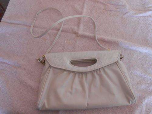 BEAUTIFUL WHITE HANDBAG