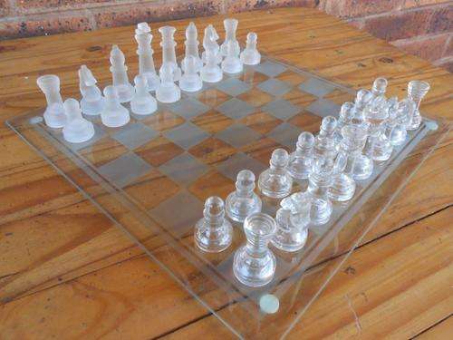 GLASS CHESS SET
