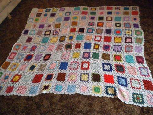 "OUMA SE KOMBERS" - BEAUTIFUL CROCHET BLANKET