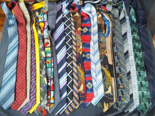 COLLECTION OF MENS TIES