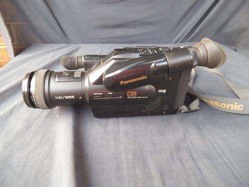 PANASONIC G101 VHS-C MOVIE CAMERA
