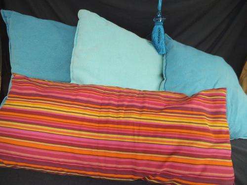 SCATTER CUSHIONS