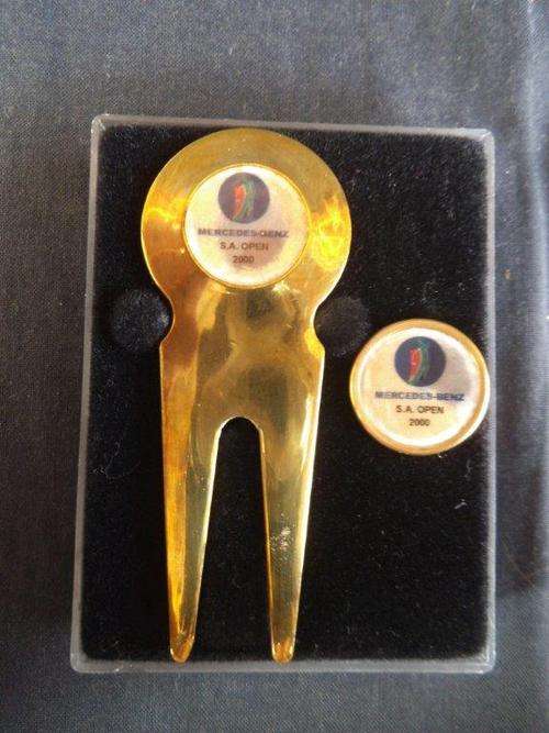 BRASS MERCEDES BENZ S.A OPEN 2000 DIVOT TOOL & BALL MARKER