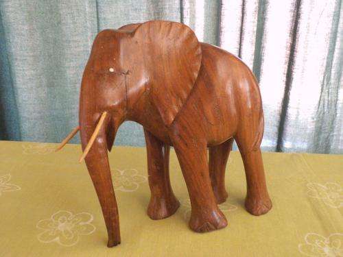 NEDUN WOOD AFRICAN HAND CARVED ELEPHANT
