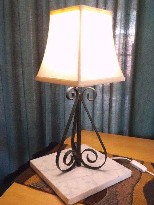 STUNNING HOLLYWOOD REGENCY ERA LAMP