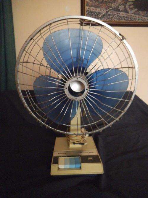 SANYO DYNAMIC WIDE ELECTRIC FAN TYPE EF-60 - CIRCA 1970's