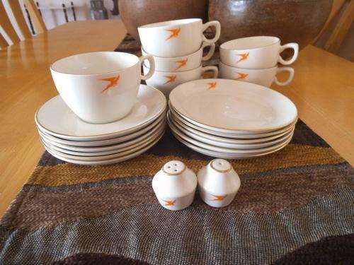 20 PIECE S.A.A CROCKERY SET (CIRCA 1970'S)