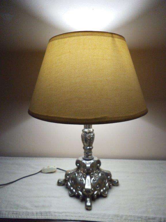 ORNATE TABLE LAMP