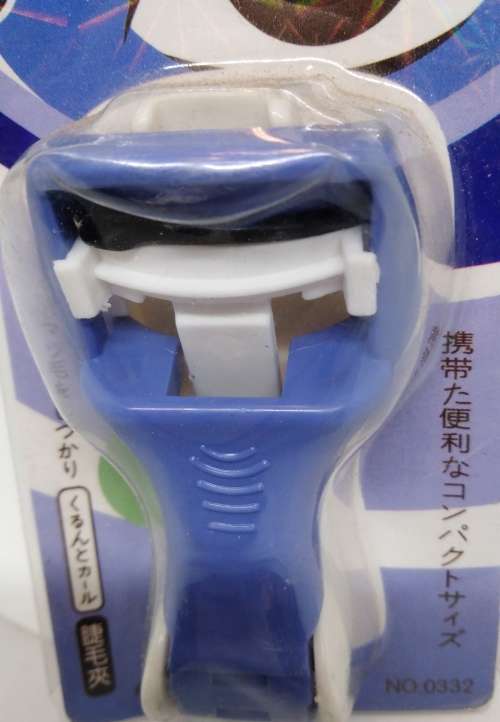 EYELASH CURLER