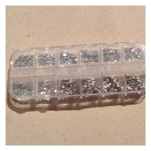 3000 PC RHINE STONE -DIAMOND SET