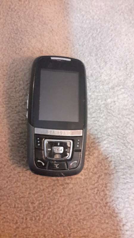 Samsung D600