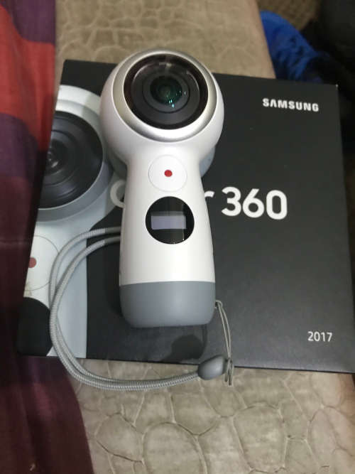 Samsung gear 360 camera