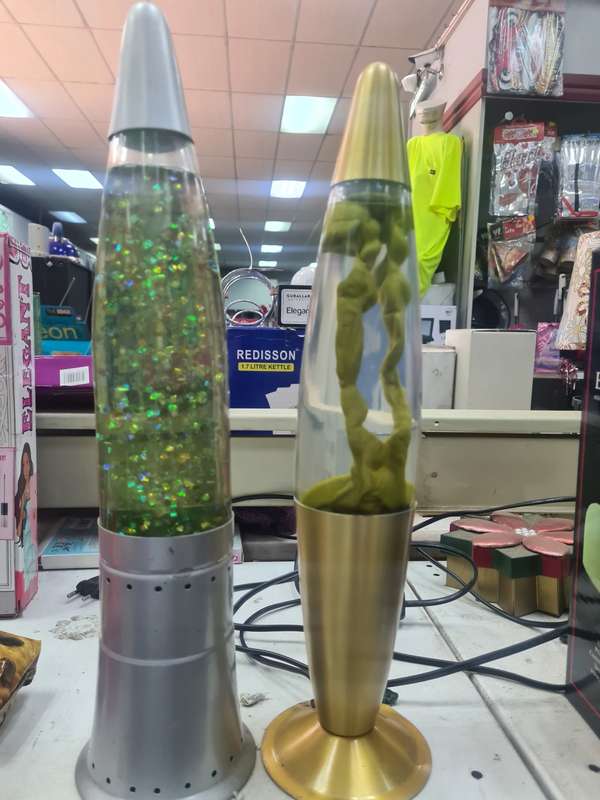 2 lamps