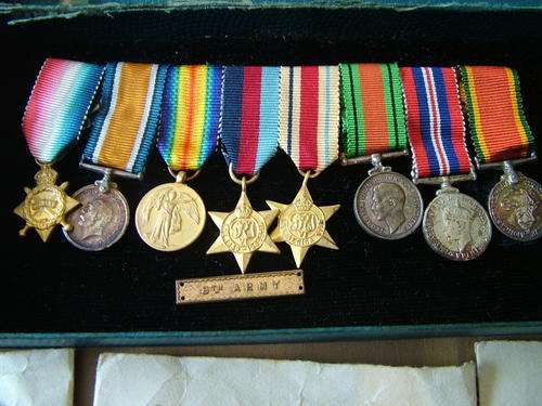 *** WW1 & WW2 MINITURE MEDAL GROUP *** START @ ONLY R1
