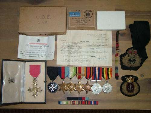 *** SCARCE WW2 MEDAL GROUP TO NAVY OFFICER ***