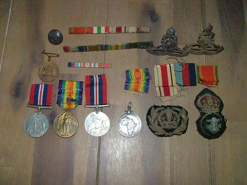 *** MIXED LOT OF MISCELLANEOUS MEDALS AND BADGES *** START @ R1