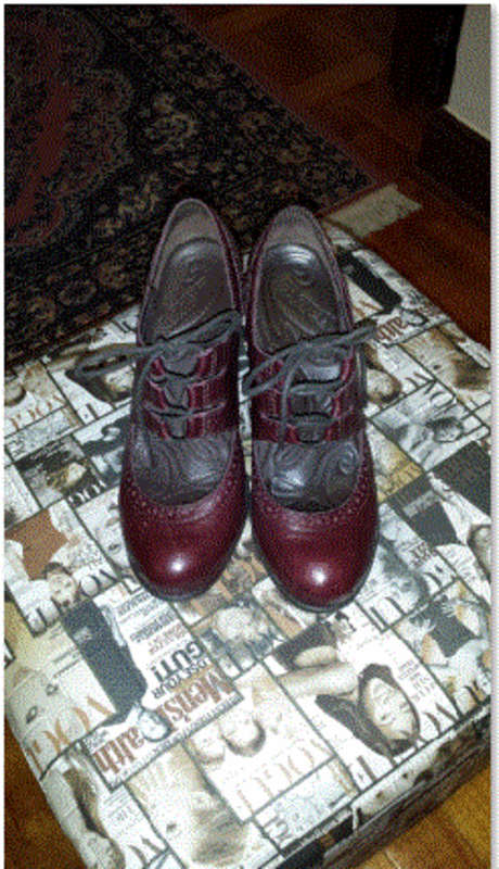 Born burgendy leather lace up shoe