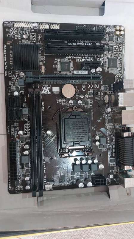 Gigabyte GA-B250-FinTech LGA1151 Intel B250 Kaby Lake ATX Desktop Motherboard