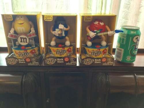 M&M