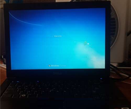 dell lattitude E6410 HDD-250GB (INTEL core i5 2.4GHz , 3GB RAM)