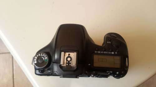 Canon 7d body  (NO BATTERY)