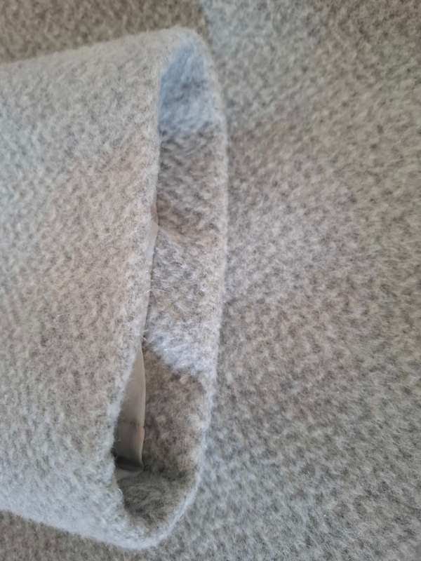 Elegant Ladies Winter Coat L - Mint Condition, Light Grey, Warm, Long, Stunning & Mostly Fleece Wool