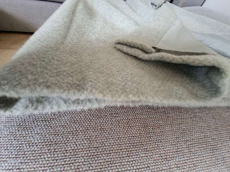 Elegant Ladies Winter Coat L - Mint Condition, Light Grey, Warm, Long, Stunning & Mostly Fleece Wool
