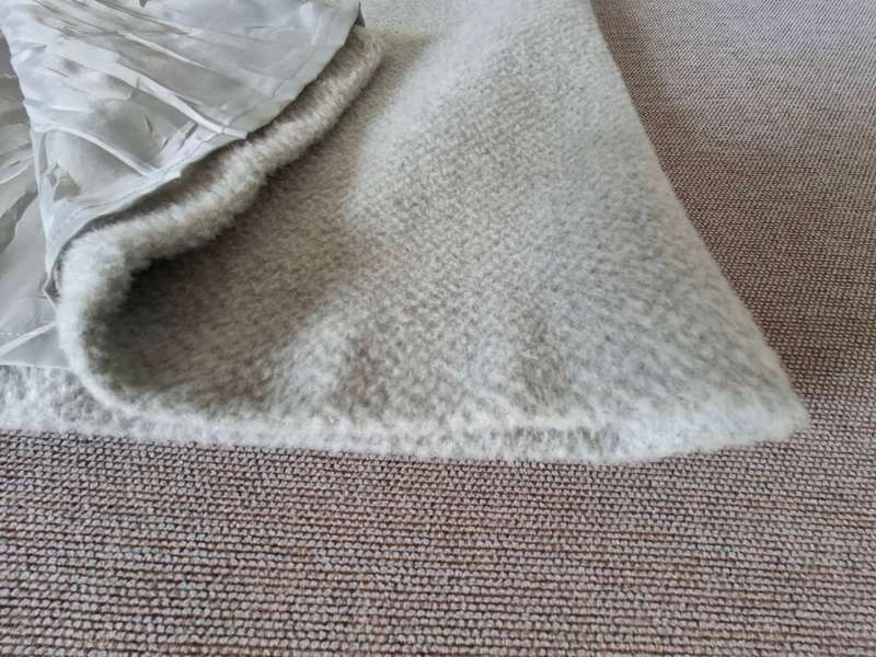 Elegant Ladies Winter Coat L - Mint Condition, Light Grey, Warm, Long, Stunning & Mostly Fleece Wool