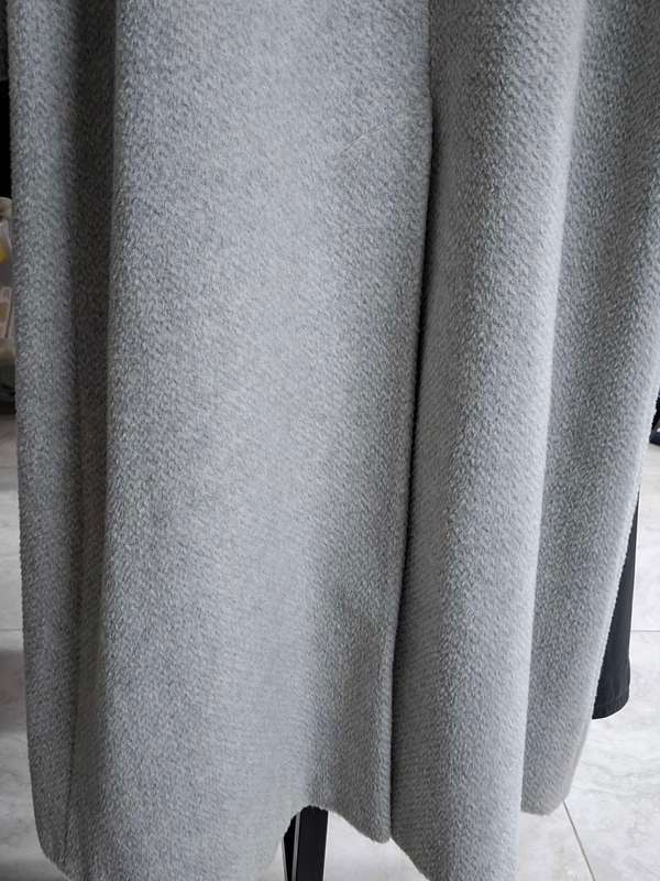 Elegant Ladies Winter Coat L - Mint Condition, Light Grey, Warm, Long, Stunning & Mostly Fleece Wool