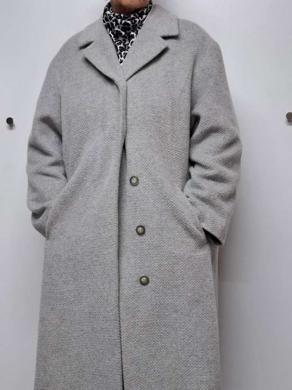 Elegant Ladies Winter Coat L - Mint Condition, Light Grey, Warm, Long, Stunning & Mostly Fleece Wool