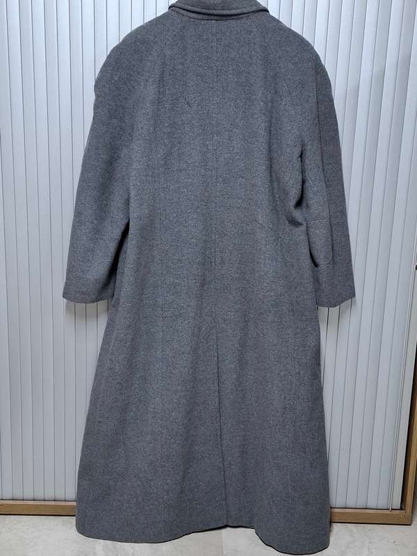 Grey Full Length Ladies Winter Coat - Excellent Condition with a Dark Grey Lining - Vintage Quality