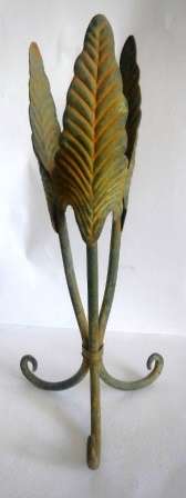 Wrought Iron 3 Leaf Design Stand for Glass Vase