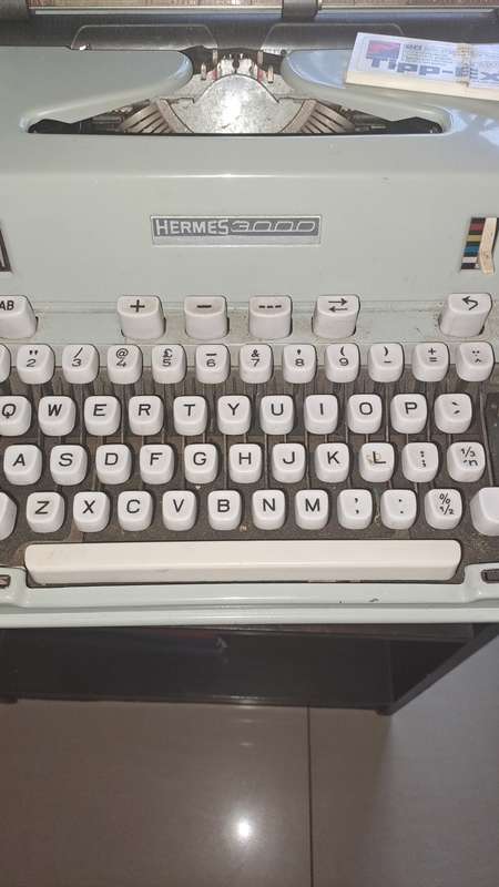 HERMES 3000 TYPEWRITER